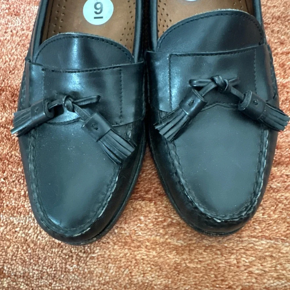 Allen Edmonds Black Tassel Loafers Mens 9 Leather Sole Dress Shoes USA